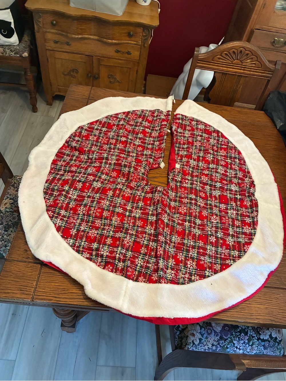 Festive Red Plaid Tree Skirt with White Faux Fur Trim